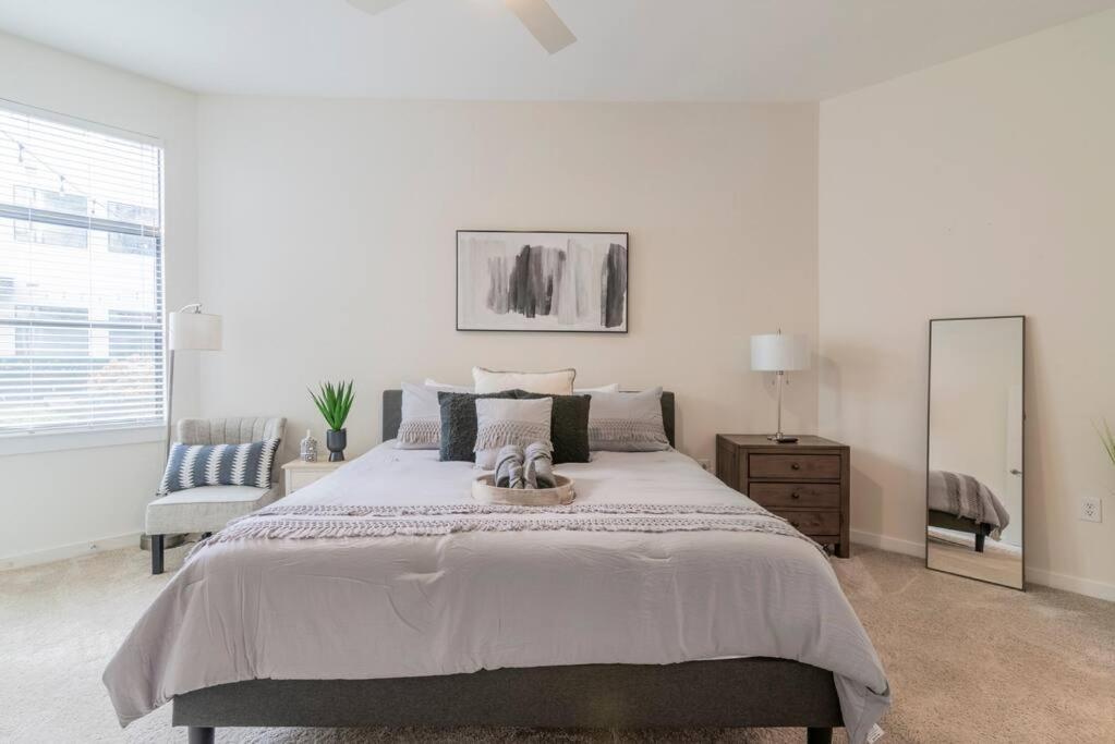 Charming Cozy Apartment With Wi-Fi & Free Parking Charlotte Exterior photo