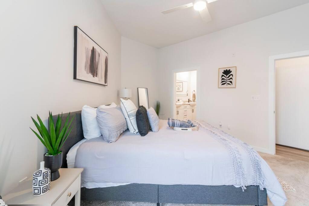 Charming Cozy Apartment With Wi-Fi & Free Parking Charlotte Exterior photo